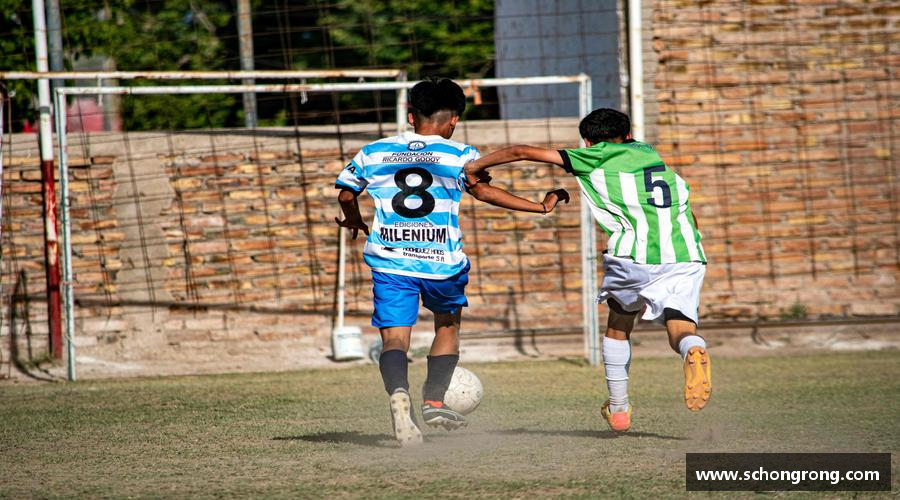 ballbet贝博BB艾弗森无惧失败，追逐胜利！